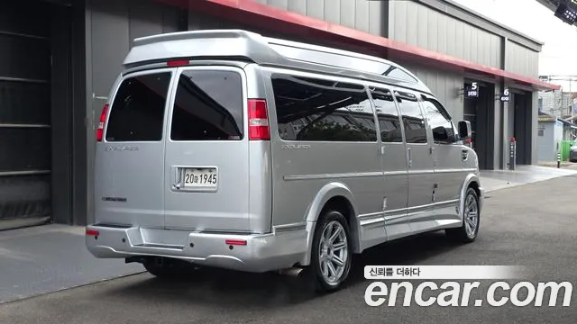 Chevrolet Express Van 2017 — фото 2