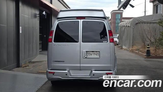 Chevrolet Express Van 2017 — фото 4
