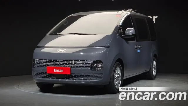 Hyundai Staria 2025 — фото 1