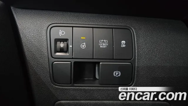 Hyundai Staria 2025 — фото 19