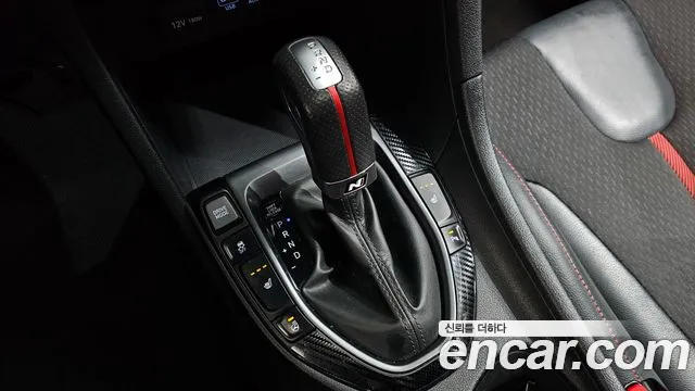 Hyundai Veloster 2018 — фото 9