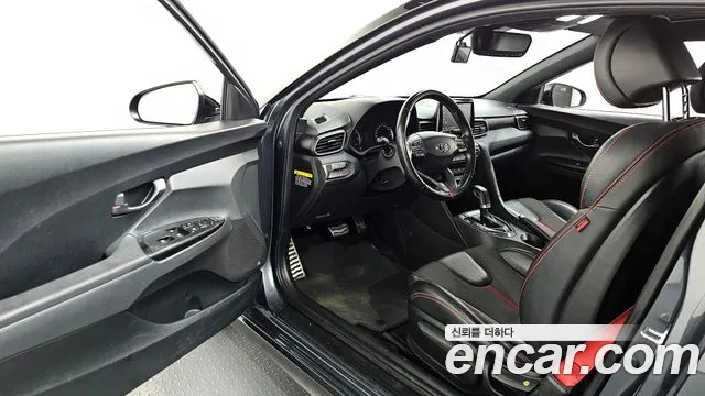 Hyundai Veloster 2018 — фото 10