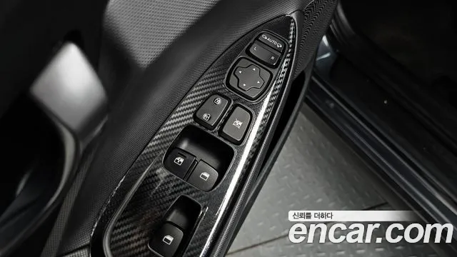 Hyundai Veloster 2018 — фото 14