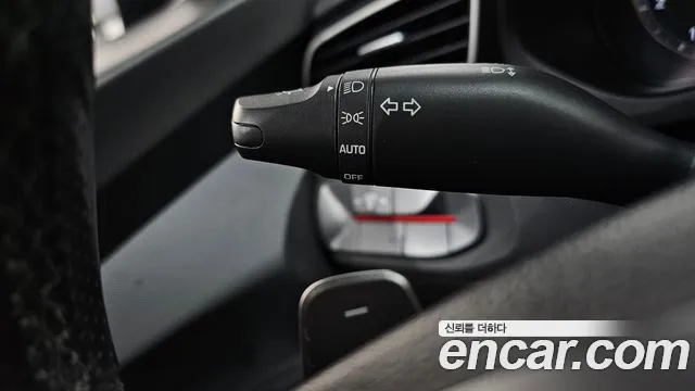 Hyundai Veloster 2018 — фото 15