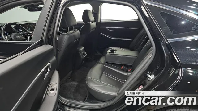Hyundai Sonata 2020 — фото 11