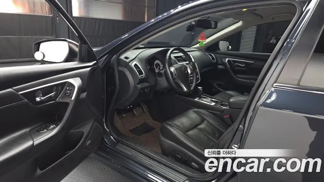 Nissan Altima 2017 — фото 10