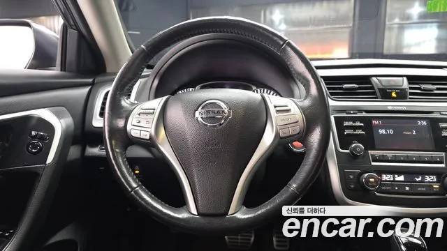 Nissan Altima 2017 — фото 13