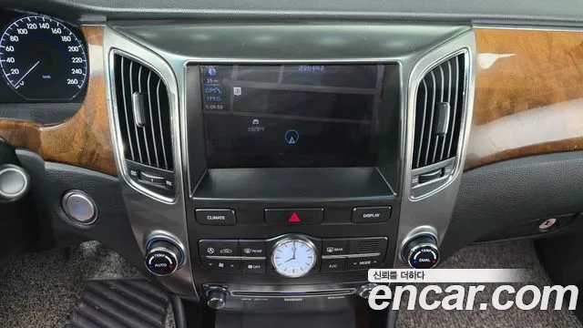 Hyundai Equus 2010 — фото 15