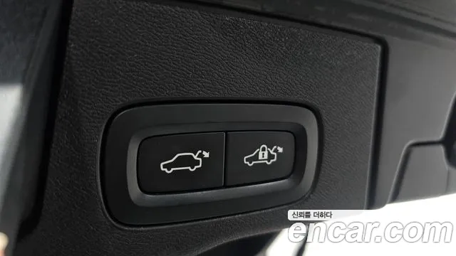 Volvo XC60 2021 — фото 16