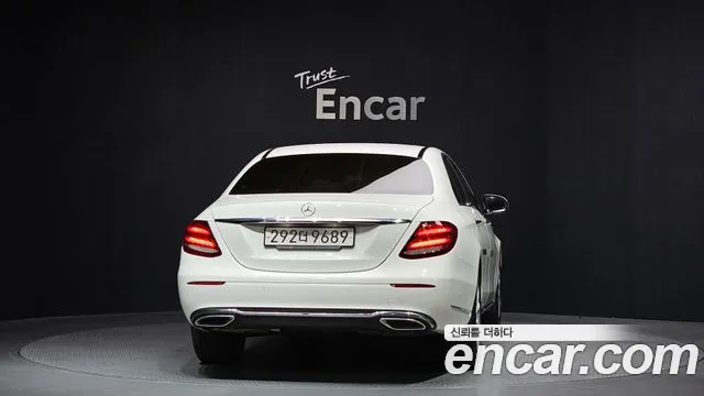 Mercedes-Benz E-Class 2019 — фото 4