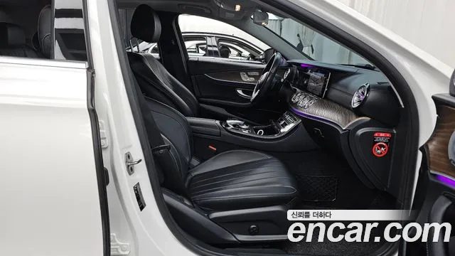 Mercedes-Benz E-Class 2019 — фото 11