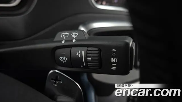 Volvo V40 2018 — фото 19