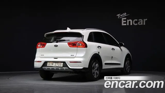 Kia Niro 2018 — фото 2