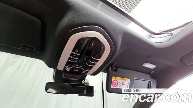 Porsche Macan 2021 — фото 17