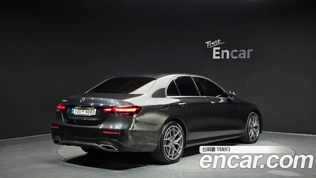 Mercedes-Benz E-Class 2022 — фото 2