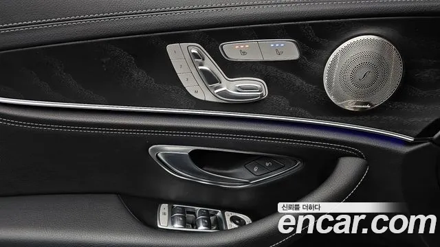 Mercedes-Benz E-Class 2022 — фото 13