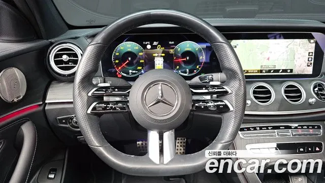 Mercedes-Benz E-Class 2022 — фото 14