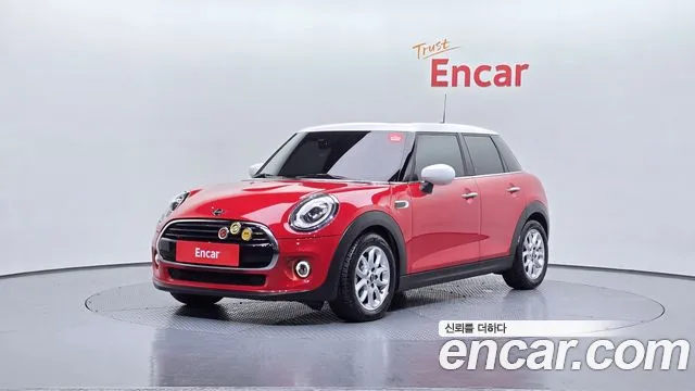 Mini Cooper 2020 — фото 1