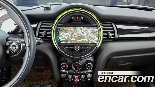 Mini Cooper 2020 — фото 15
