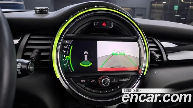 Mini Cooper 2020 — фото 16