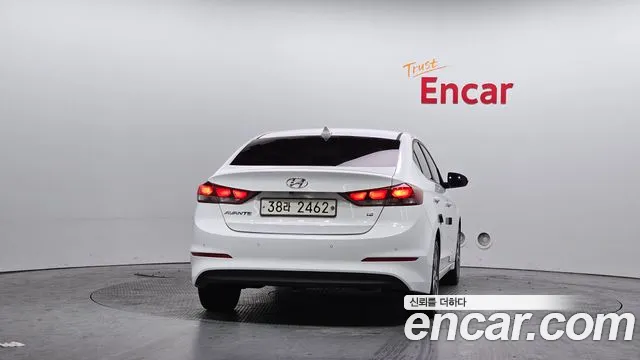 Hyundai AVANTE 2018 — фото 4
