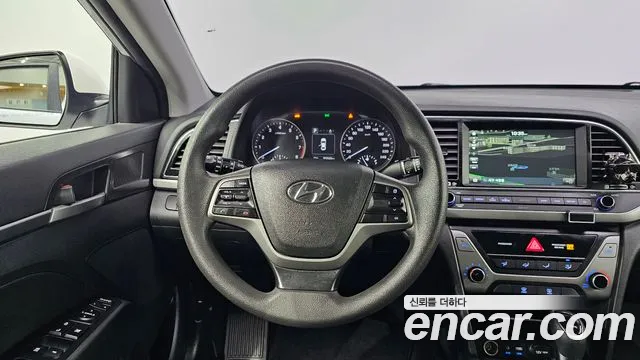 Hyundai AVANTE 2018 — фото 13