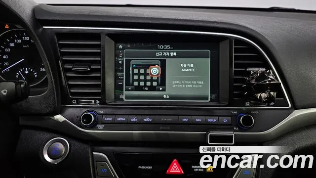 Hyundai AVANTE 2018 — фото 17