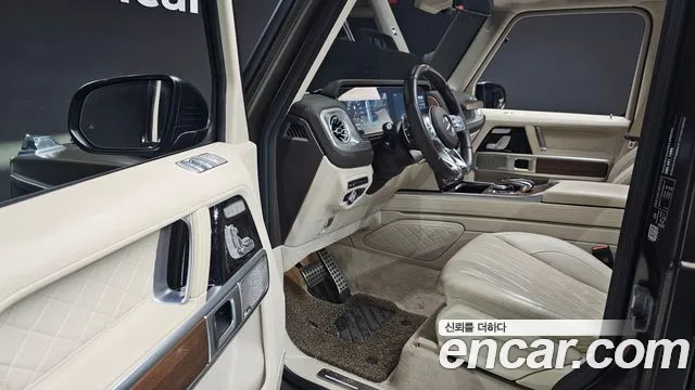 Mercedes-Benz G-Class 2023 — фото 11