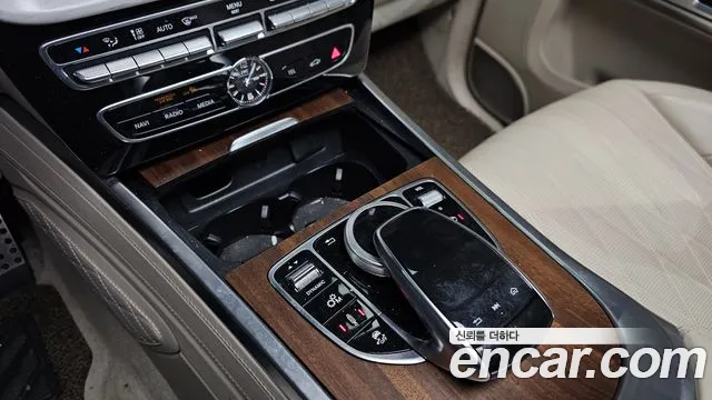 Mercedes-Benz G-Class 2023 — фото 19