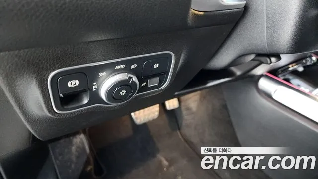 Mercedes-Benz GLB-Class 2020 — фото 17