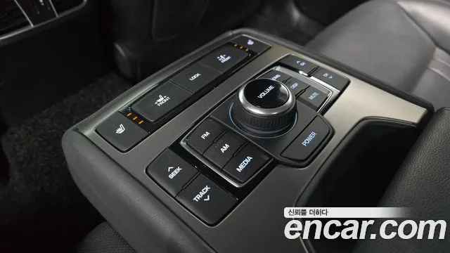 Hyundai Genesis 2016 — фото 18
