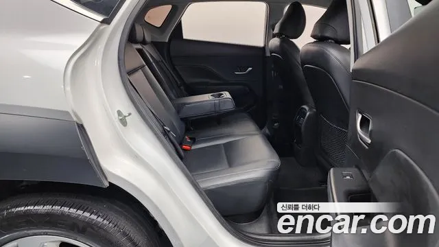 Hyundai Kona 2023 — фото 12