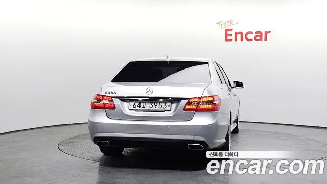 Mercedes-Benz E-Class 2013 — фото 4