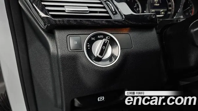 Mercedes-Benz E-Class 2013 — фото 14