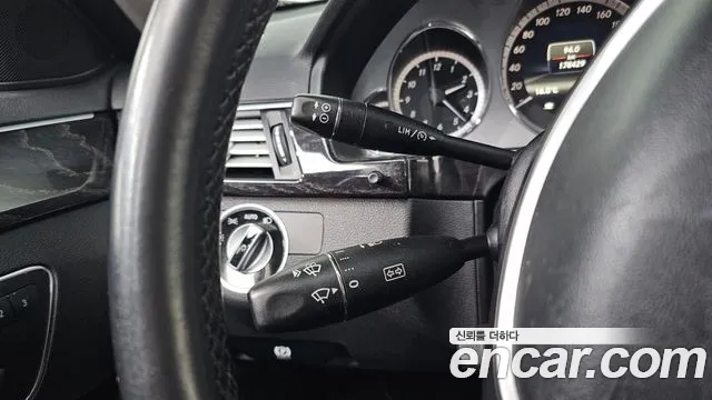 Mercedes-Benz E-Class 2013 — фото 15