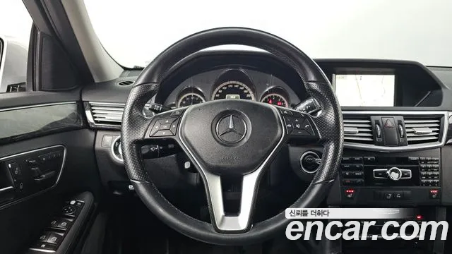 Mercedes-Benz E-Class 2013 — фото 16