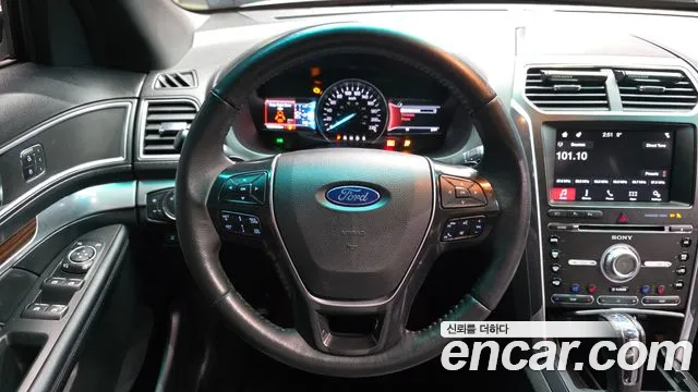 Ford Explorer 2017 — фото 13