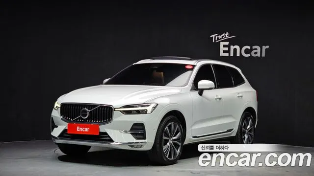 Volvo XC60 2022 — фото 1