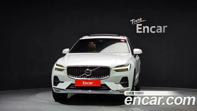 Volvo XC60 2022 — фото 3