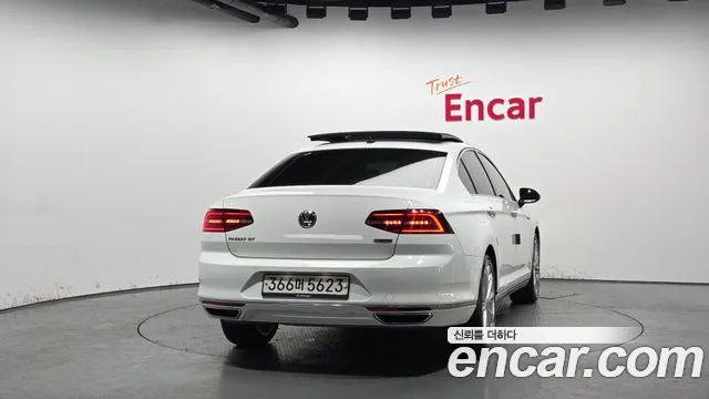 Volkswagen Passat 2018 — фото 4