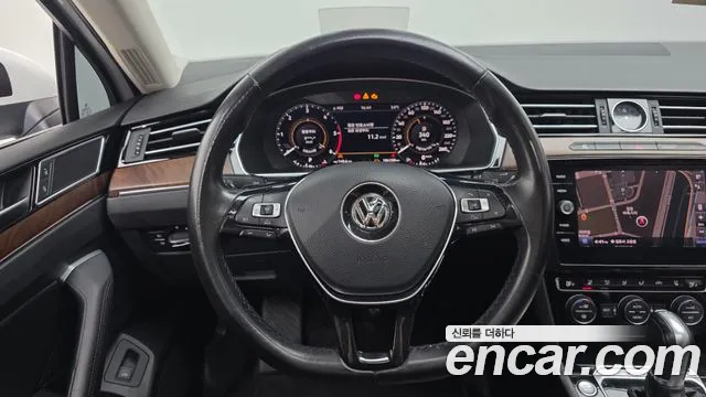 Volkswagen Passat 2018 — фото 13