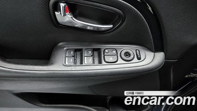 Kia Carens 2014 — фото 18