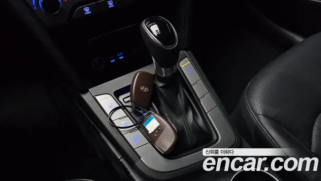 Hyundai AVANTE 2017 — фото 9