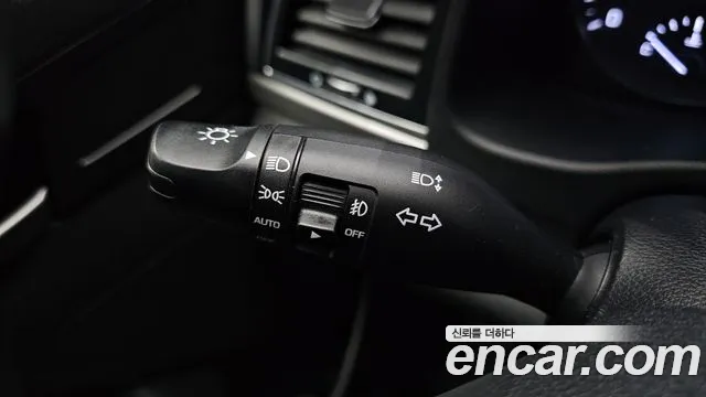 Hyundai AVANTE 2017 — фото 18