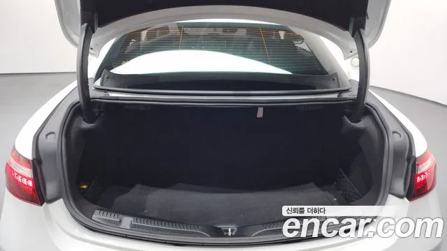 Mercedes-Benz E-Class 2023 — фото 20