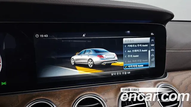 Mercedes-Benz E-Class 2018 — фото 16