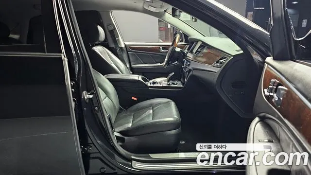 Hyundai Equus 2015 — фото 10