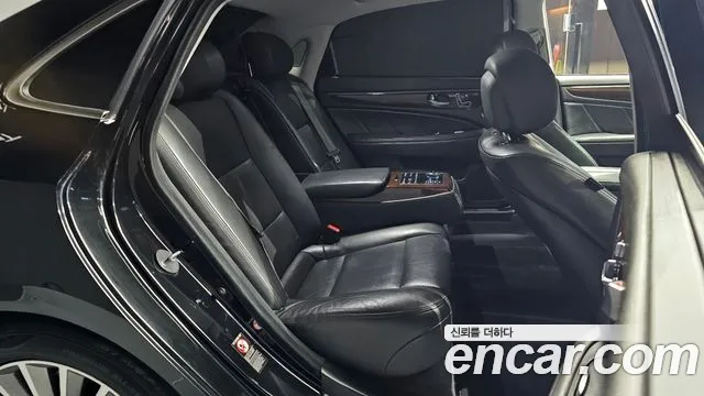 Hyundai Equus 2015 — фото 12