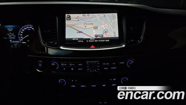 Hyundai Equus 2015 — фото 14