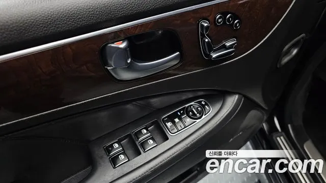 Hyundai Equus 2015 — фото 17